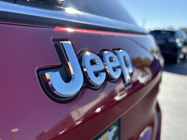 new 2025 Jeep Compass car, priced at $25,690