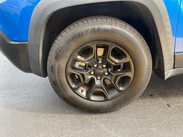 used 2019 Jeep Cherokee car, priced at $18,794