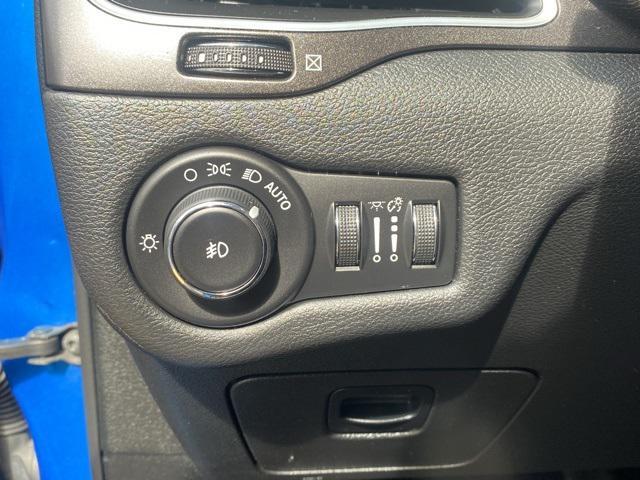 used 2019 Jeep Cherokee car, priced at $18,794