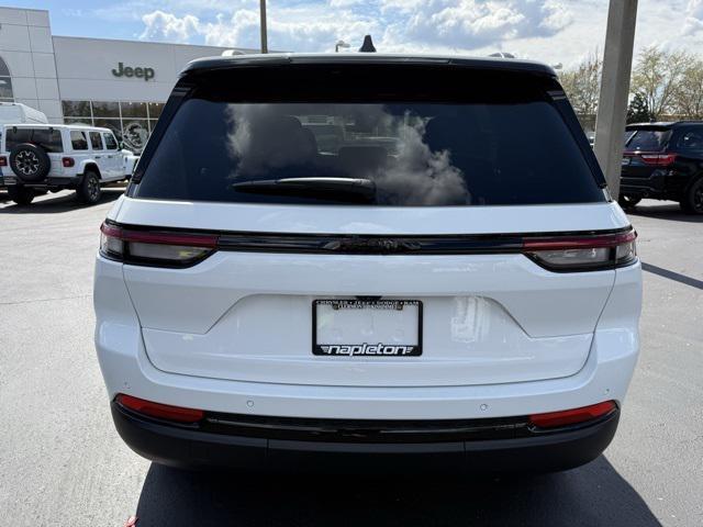 new 2025 Jeep Grand Cherokee car, priced at $41,880