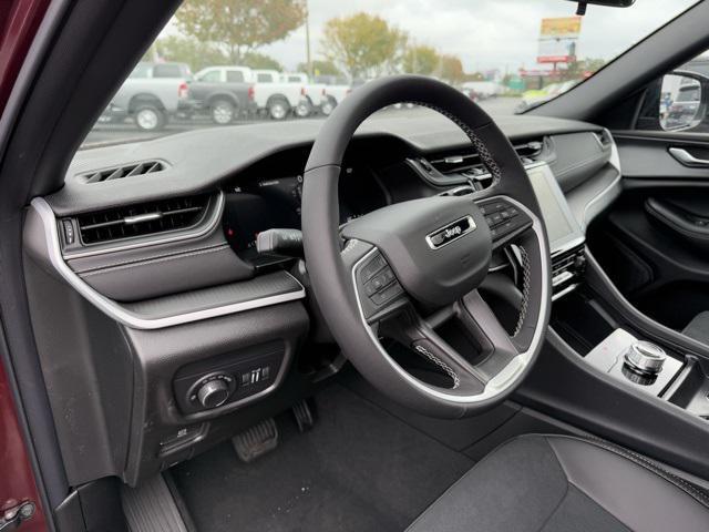 new 2025 Jeep Grand Cherokee car, priced at $42,475