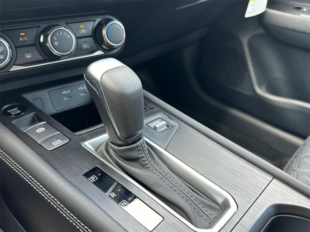 new 2025 Nissan Kicks car, priced at $24,717