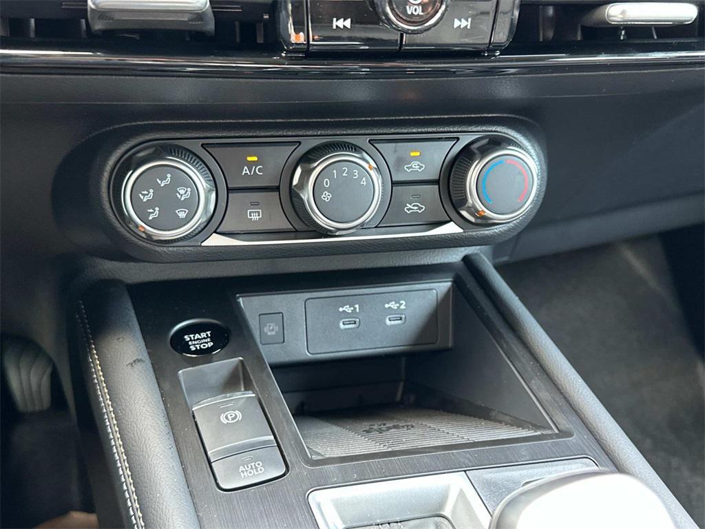 new 2025 Nissan Kicks car, priced at $24,717
