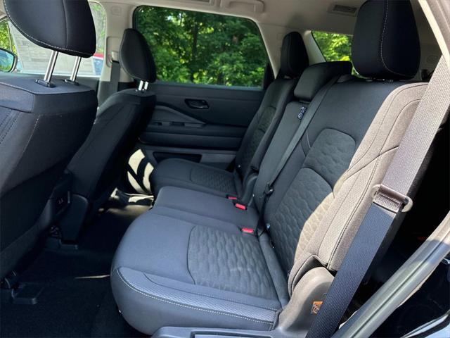 new 2025 Nissan Pathfinder car, priced at $36,983