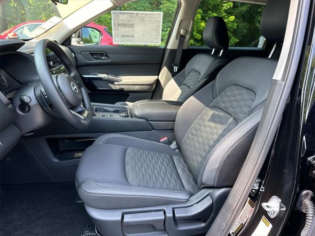 new 2025 Nissan Pathfinder car, priced at $36,983