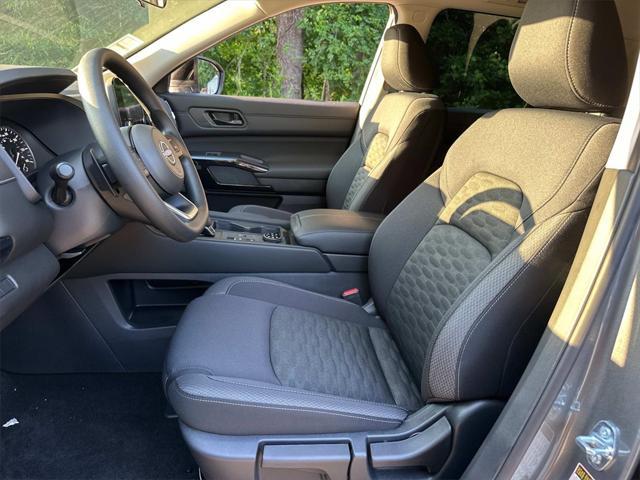 new 2025 Nissan Pathfinder car, priced at $36,983