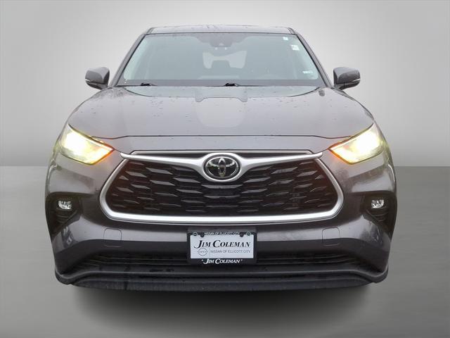 used 2022 Toyota Highlander car, priced at $31,996