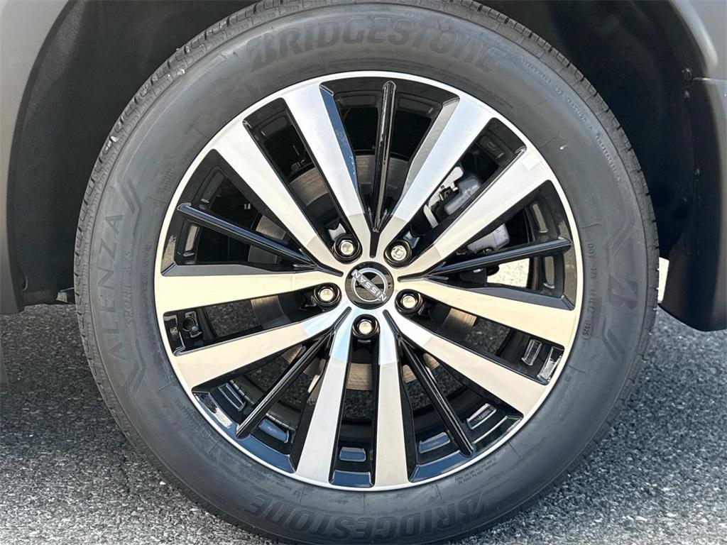 new 2025 Nissan Pathfinder car, priced at $49,734