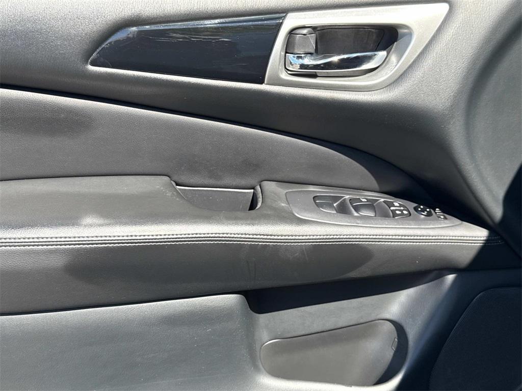 used 2020 Nissan Pathfinder car, priced at $18,798