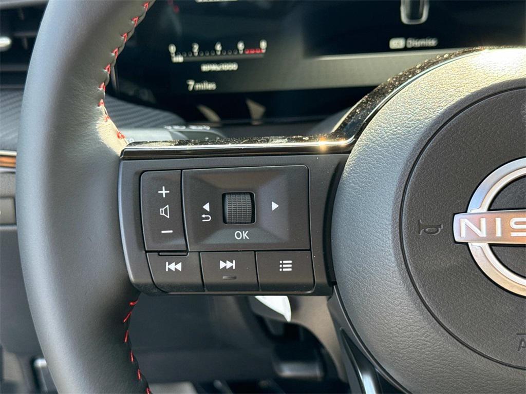 new 2025 Nissan Kicks car, priced at $29,737
