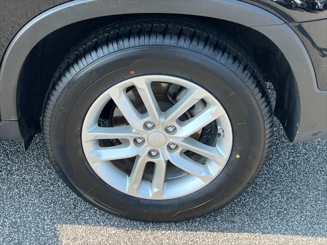 used 2014 Kia Sorento car, priced at $9,999