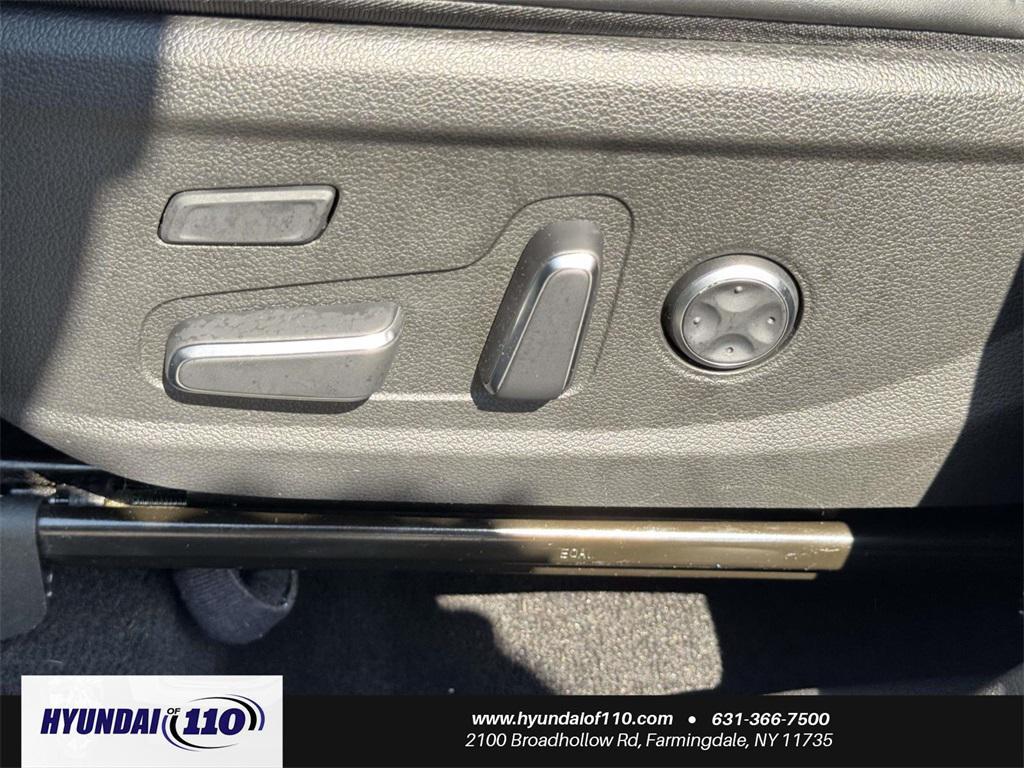 used 2022 Hyundai Santa Fe car, priced at $25,595