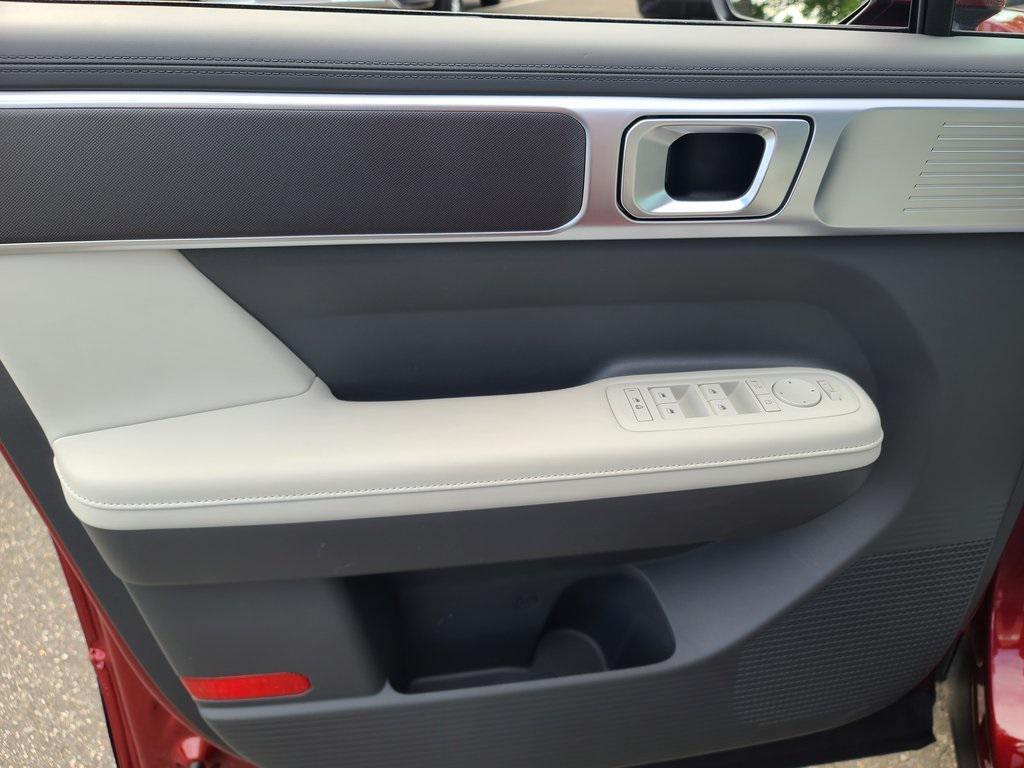 used 2025 Hyundai Santa Fe car, priced at $34,459