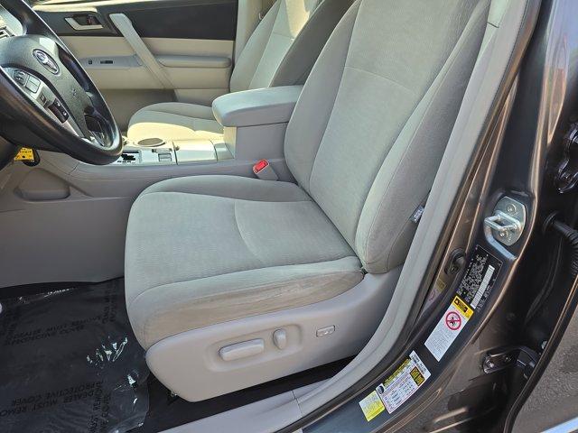 used 2013 Toyota Highlander car, priced at $12,729