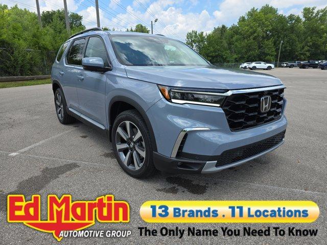 new 2025 Honda Pilot car, priced at $55,715