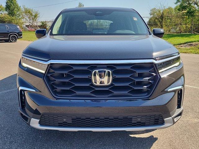 new 2025 Honda Pilot car, priced at $45,975