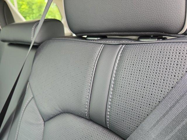 new 2025 Honda Pilot car, priced at $55,715