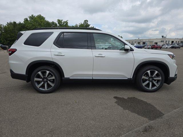 new 2025 Honda Pilot car, priced at $55,715