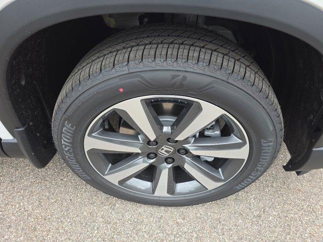 new 2025 Honda Pilot car, priced at $55,715