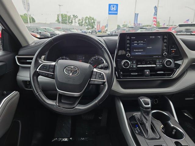 used 2022 Toyota Highlander car, priced at $28,989