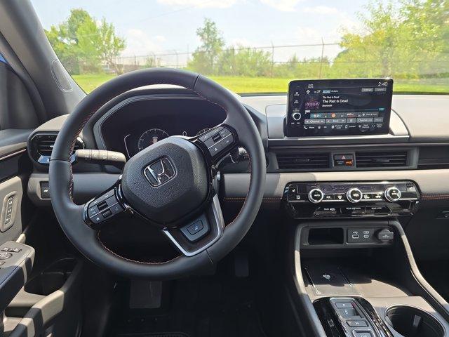 new 2025 Honda Pilot car, priced at $49,385