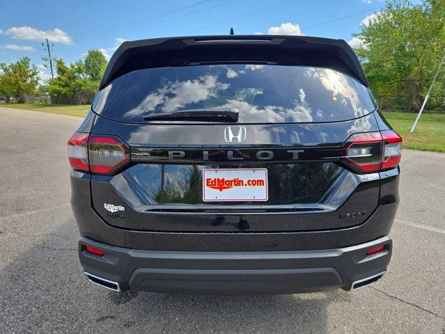 new 2025 Honda Pilot car, priced at $41,995
