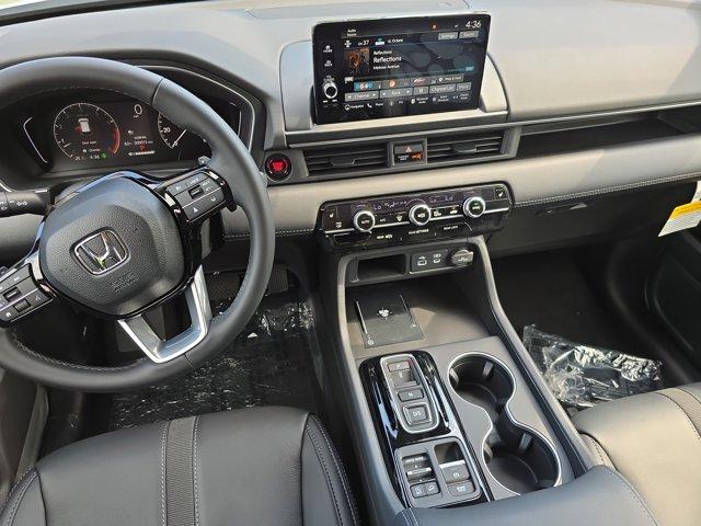 new 2025 Honda Pilot car, priced at $51,405