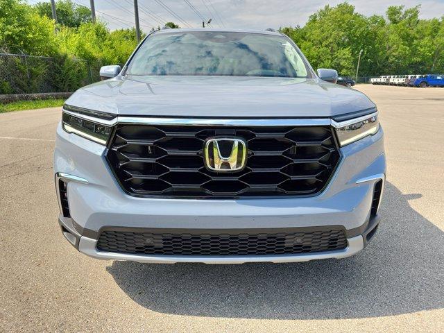 new 2025 Honda Pilot car, priced at $51,405