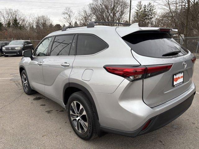 used 2021 Toyota Highlander car, priced at $33,729