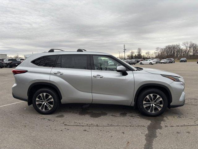 used 2021 Toyota Highlander car, priced at $33,729