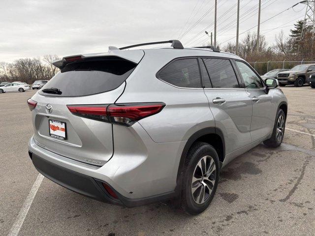 used 2021 Toyota Highlander car, priced at $33,729