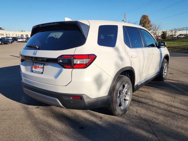 new 2025 Honda Pilot car, priced at $45,450