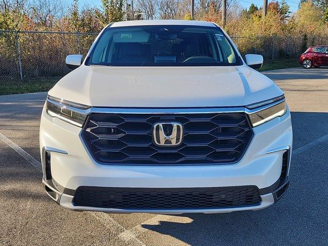 new 2025 Honda Pilot car, priced at $45,450