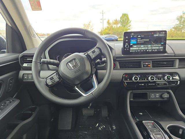 new 2025 Honda Pilot car, priced at $50,450