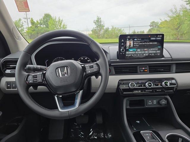 new 2025 Honda Pilot car, priced at $49,995