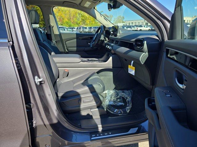 new 2025 Honda Pilot car, priced at $48,825
