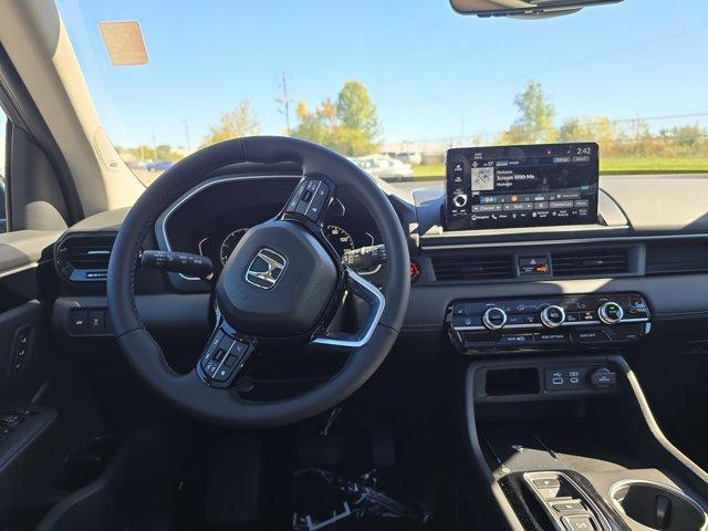 new 2025 Honda Pilot car, priced at $48,825