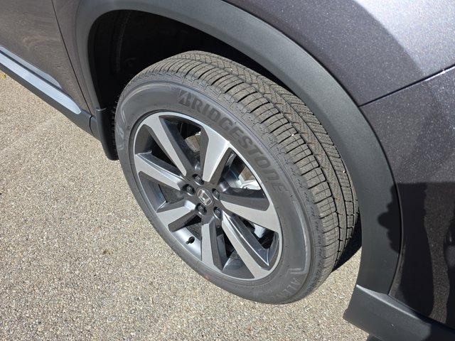 new 2025 Honda Pilot car, priced at $48,825