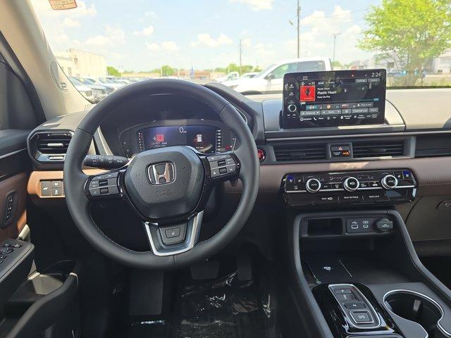 new 2025 Honda Pilot car, priced at $53,250