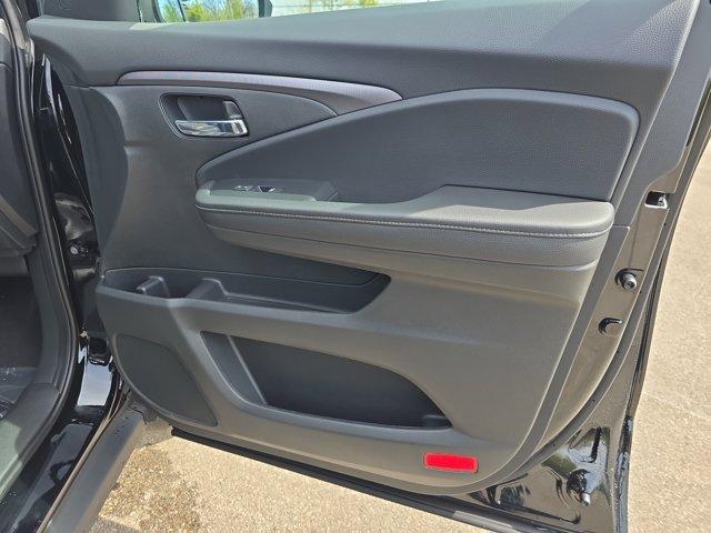 new 2025 Honda Ridgeline car, priced at $43,580