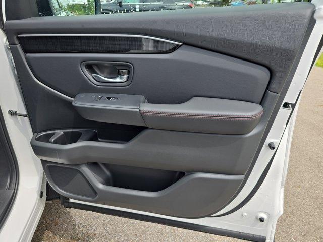 new 2025 Honda Pilot car, priced at $54,485