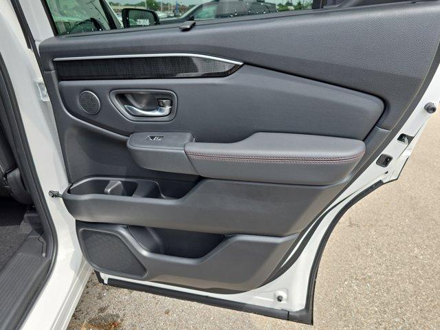 new 2025 Honda Pilot car, priced at $54,485