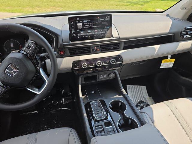 new 2025 Honda Pilot car, priced at $50,250