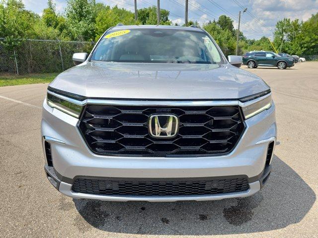 new 2025 Honda Pilot car, priced at $50,250
