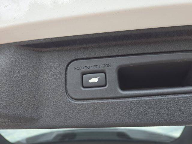 new 2025 Honda Pilot car, priced at $45,880