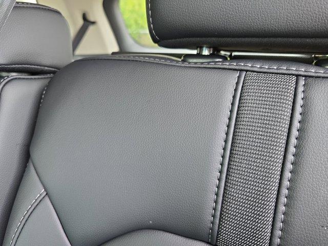 new 2025 Honda Pilot car, priced at $45,880