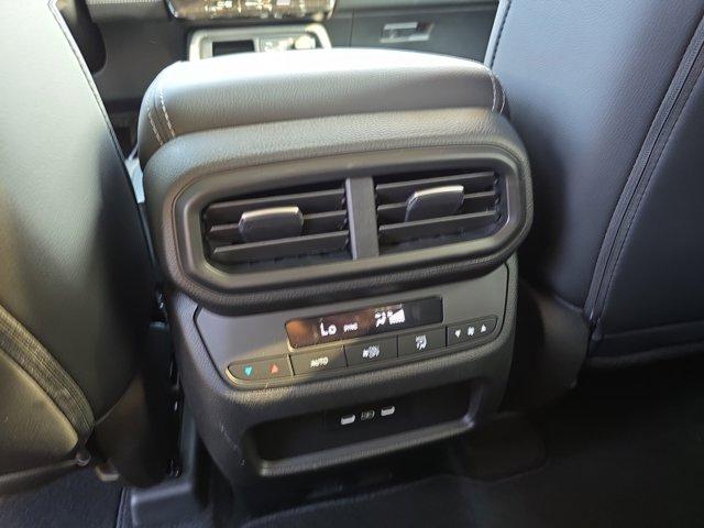 used 2025 Honda Pilot car, priced at $43,900