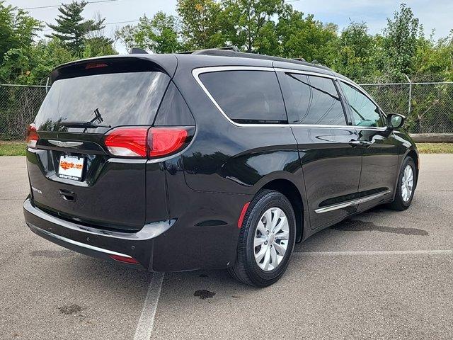 used 2017 Chrysler Pacifica car, priced at $10,988