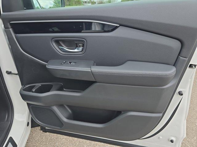 new 2025 Honda Pilot car, priced at $45,825