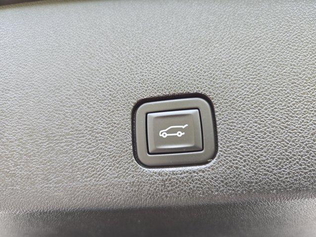 used 2023 Cadillac XT6 car, priced at $39,000